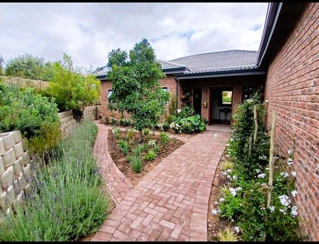 3 BEDROOM HOUSE FOR SALE IN STILBAAI-WES